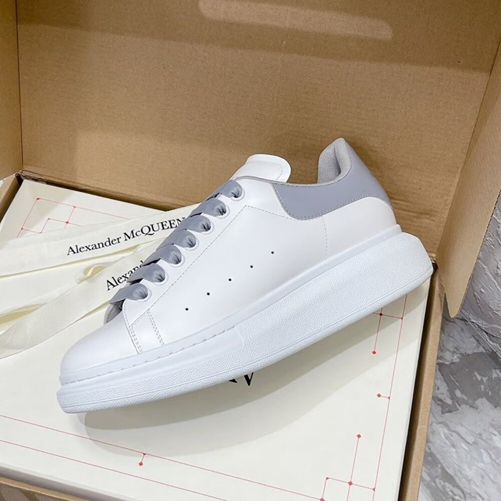 💙💙Alexander McQueen sneakers Little white shoes for Women💙💙 - Picture 5 of 7